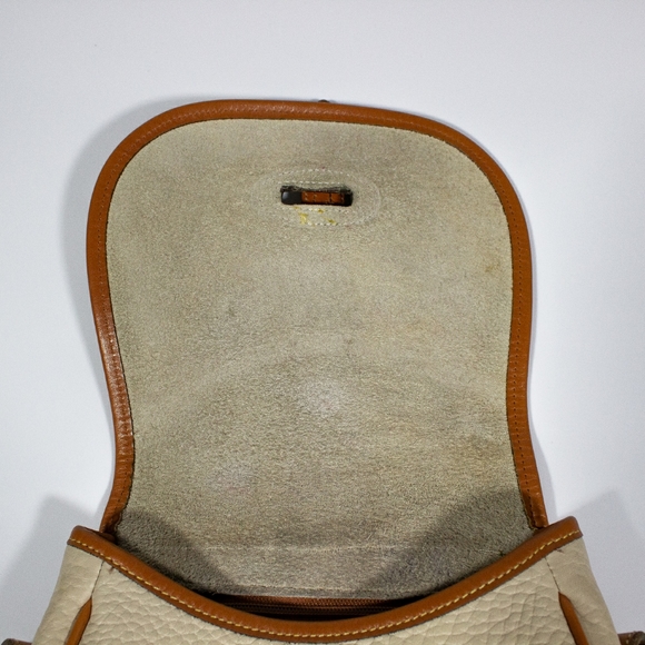 *SOLD* Dooney and Bourke Small Crossbody Bag - Picture 3 of 7